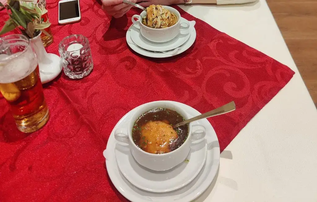 Oliver_Gasthaus zur Traube_Hollenstein an der Ybbs_avis