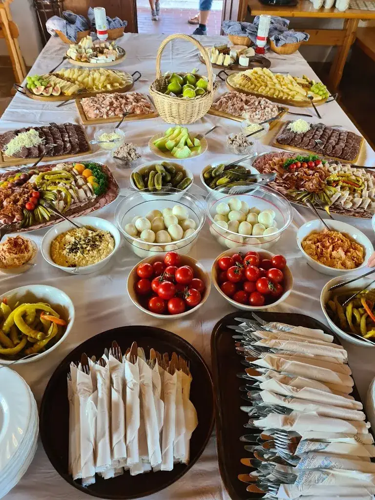 Heuriger am Hohen Weg Weinbau Anton Rödler_Höflein_slider_image_2