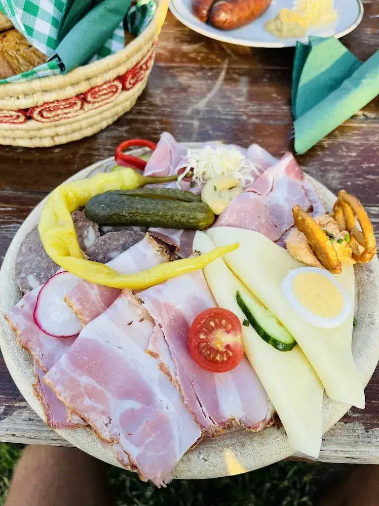 Panoramaheuriger Familie Schoderitz_Höflein_slider_image_1