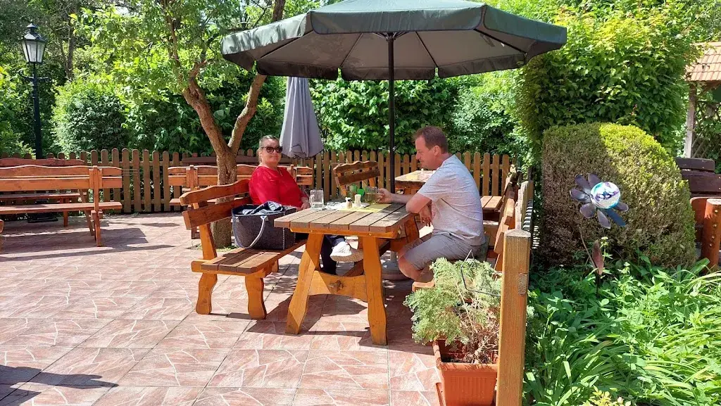 Franz Strausberger_Buschenschank Legenstein_Höflein_recensione