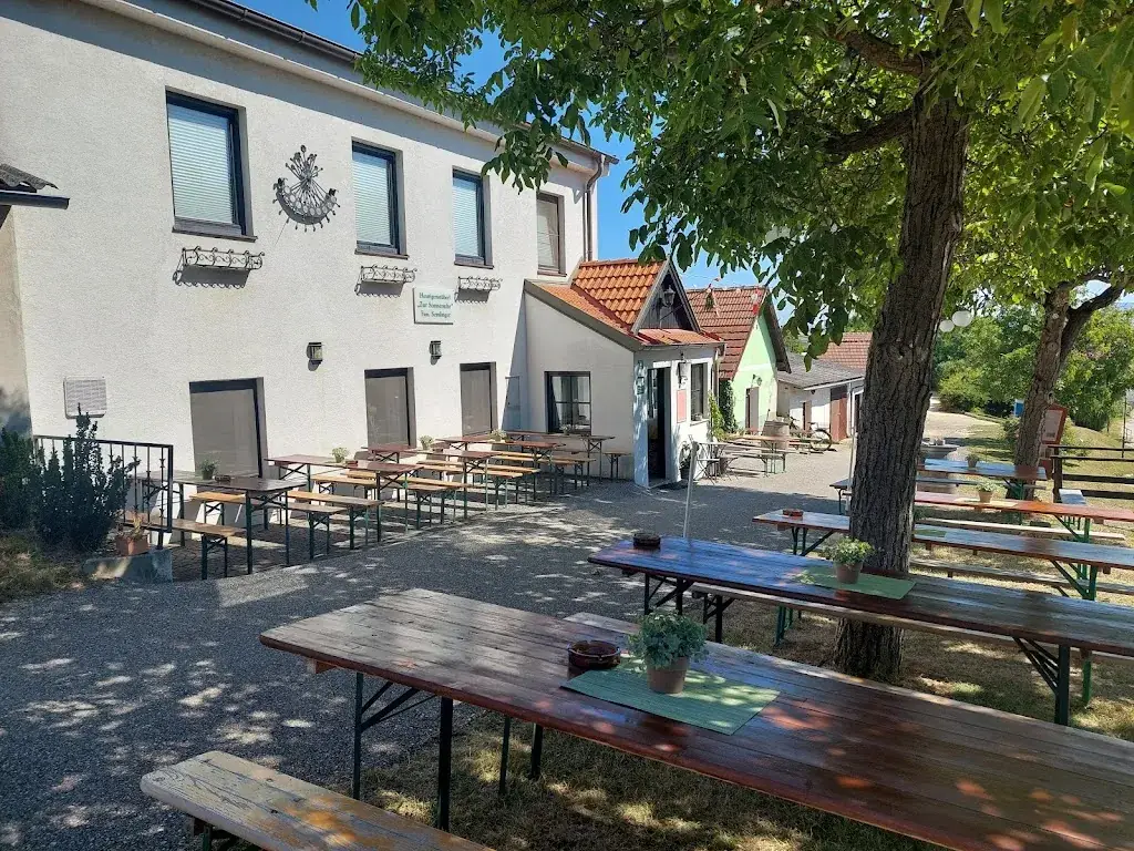 Weinbau Fam. Semlinger Heuriger 