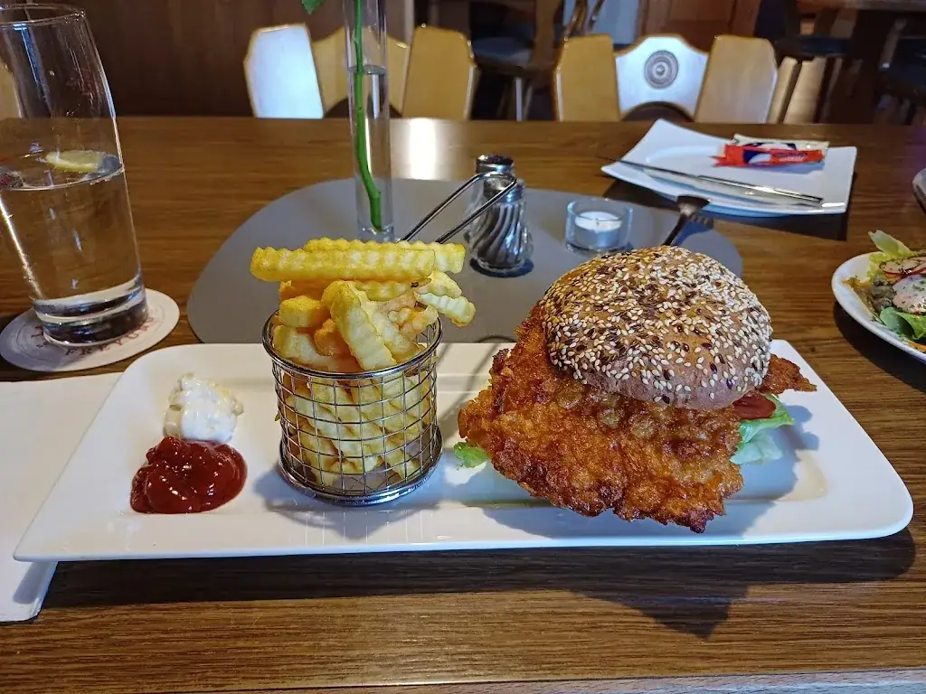 Gasthaus Fisch_Hohenau_slider_image_3