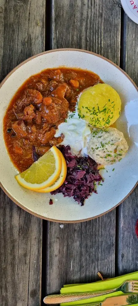 Hoamat - Wirtshaus und Woidbrennerei_Hohenau_slider_image_3