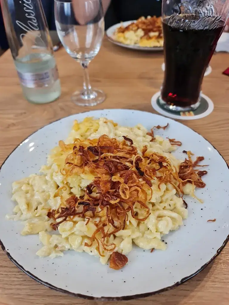 Atefeh Farahani_Hohenauer Hof_Hohenau_avis