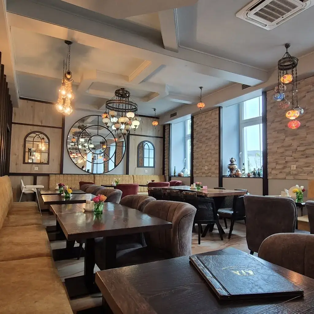 Restaurant und Cafe Familie Toluay ristorante a Hollabrunn