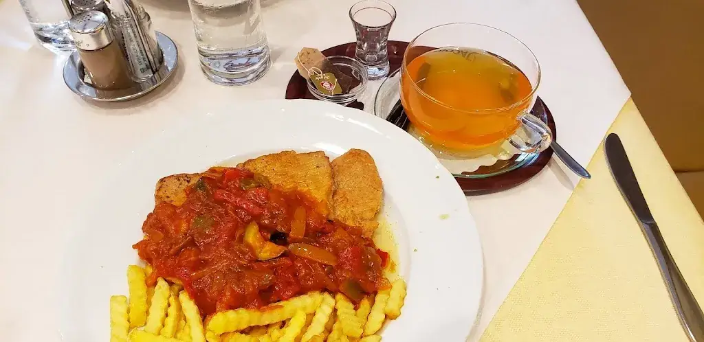 Daniel Rosseljong_Gasthof Hotel Zum goldenen Stern_Hollabrunn_recensione