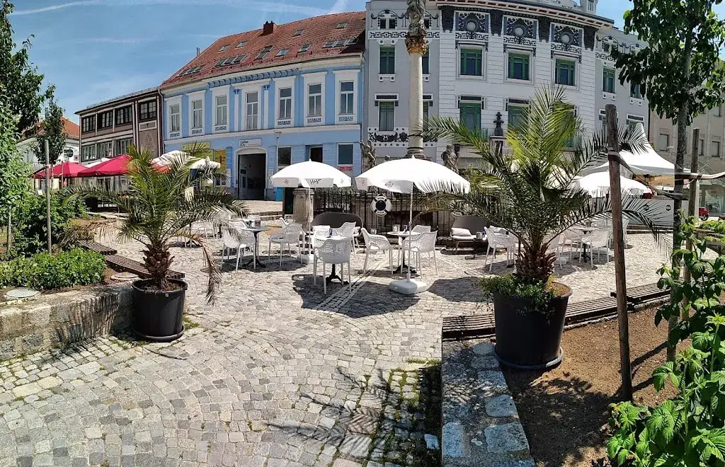 MOCCA LOUNGE - BAR WINGS_Hollabrunn_slider_image_1