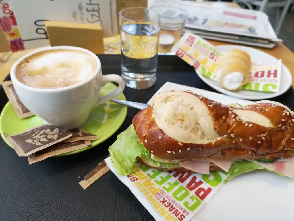 Menu_Leo Hollabrunn (Coffeeshop, Café, Bäckerei, Konditorei)_Hollabrunn_immagine_9