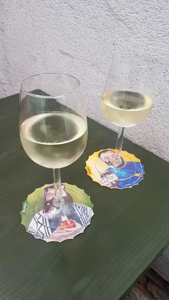 Gaststube - Zum Weinbrunnen_Kirchberg am Walde_slider_image_2