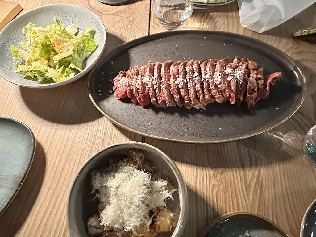 Ralph Macedo_quintoelemento_Kirchschlag in der Buckligen Welt_avis