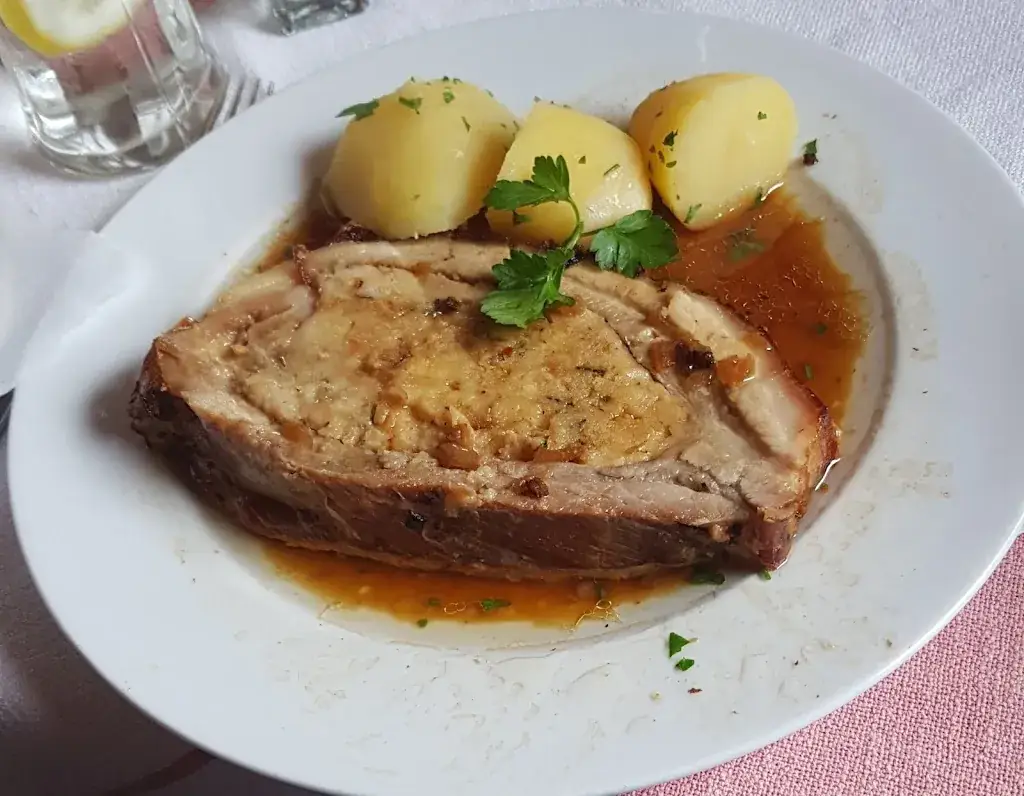 A. Fell_Gasthaus Sportalm_Kirchschlag_avis