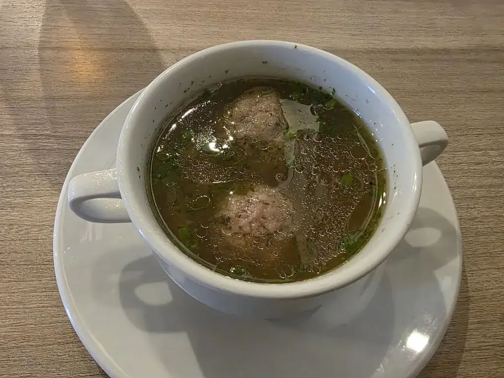 Alexander Rieß_Gasthaus Rausch_Jois_avis