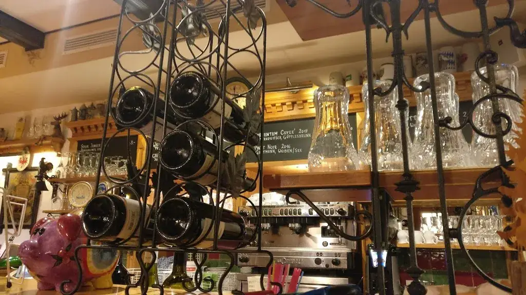 Diana Donisa_Zum Fally_Kirchberg am Wechsel_review