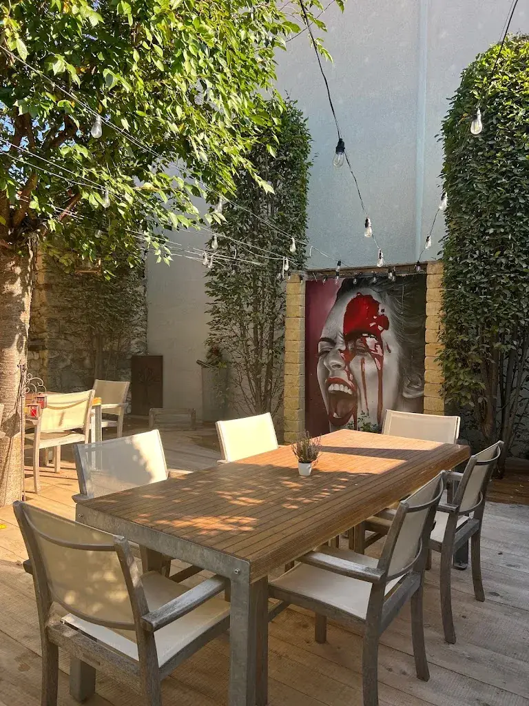 Wein X 1 Greisslerei restaurant à Jois