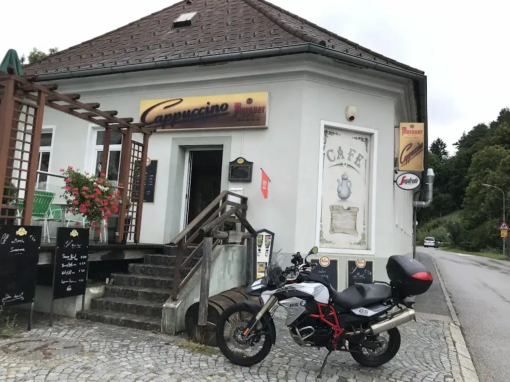 Rüdiger Werner_Café Cappucino_Klausen-Leopoldsdorf_avis