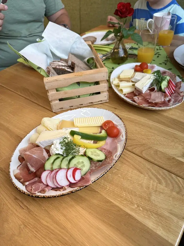 Menu_Bee Bar Heinzle Roland_Klein-Pöchlarn_immagine_9