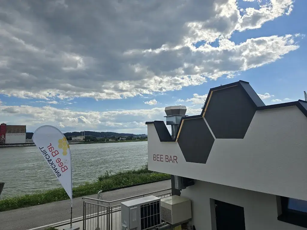 Ramona Gruber_Bee Bar Heinzle Roland_Klein-Pöchlarn_recensione