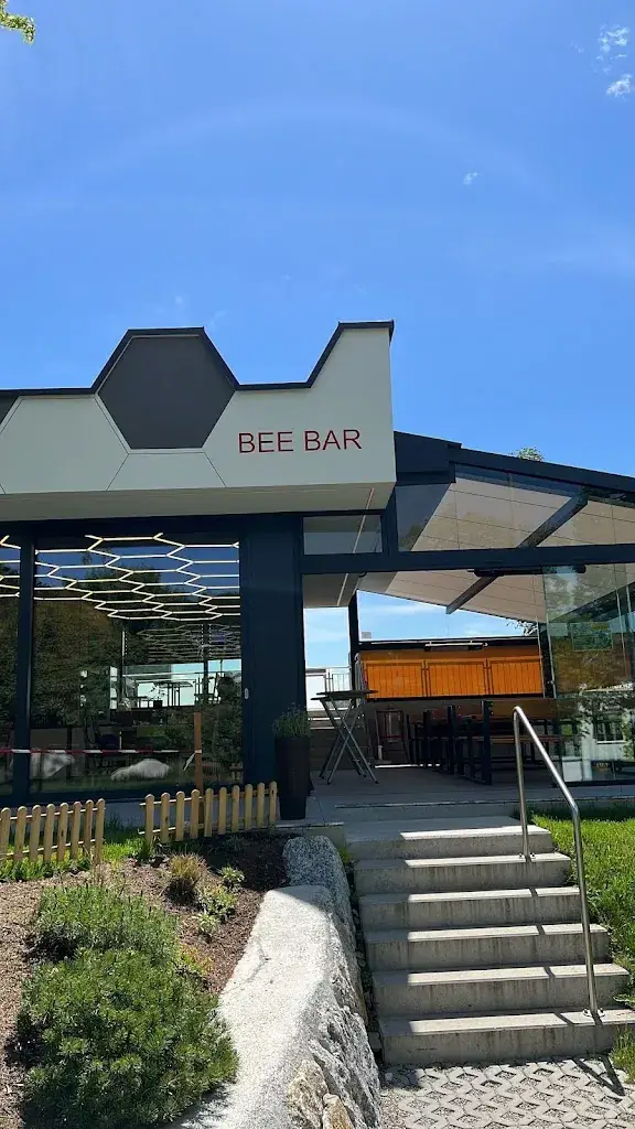 Bee Bar Heinzle Roland_Klein-Pöchlarn_slider_image_1