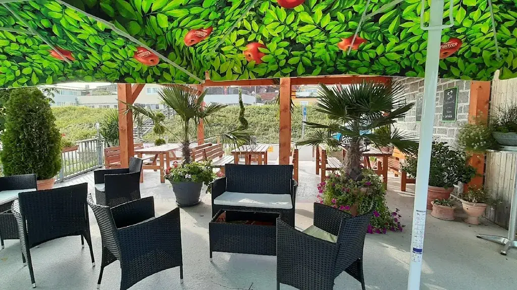 Zur Donauterrasse an der Donaulände Pöchlarn ristorante a Klein-Pöchlarn