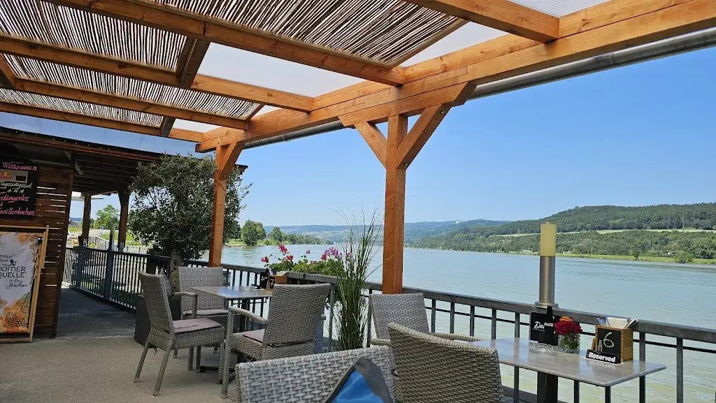 Zur Donauterrasse an der Donaulände Pöchlarn_Klein-Pöchlarn_slider_image_2