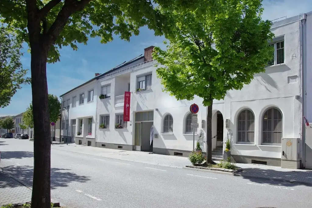 WeinHotel Pasler-Bäck_Jois_slider_image_1