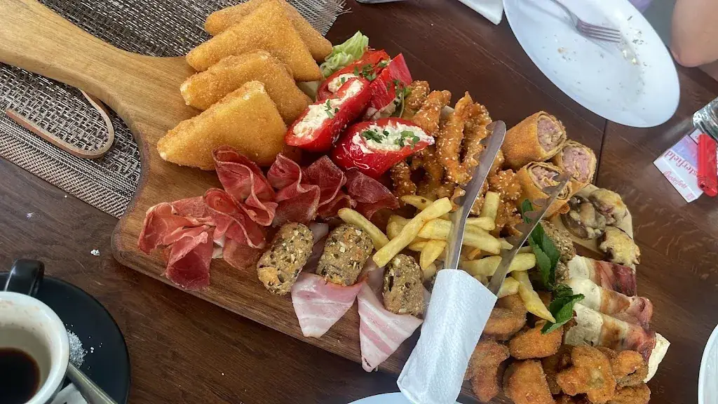 Gea Rexhepi_Donau Riviera_Kritzendorf_recensione