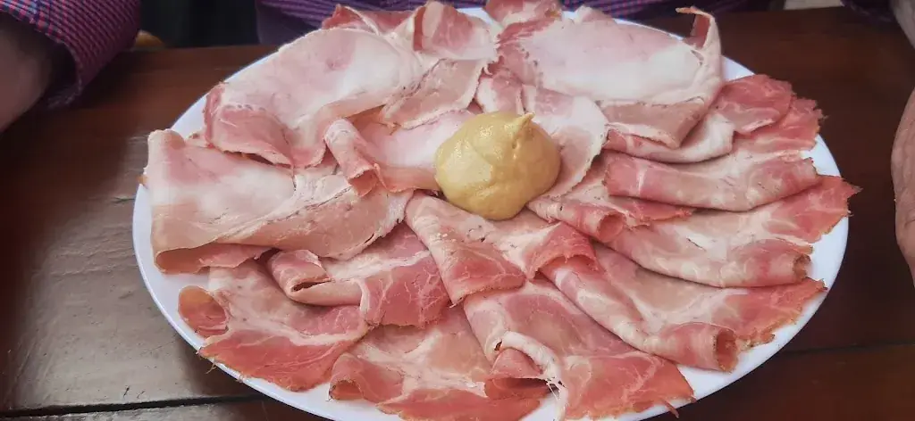 Gassi senior_Heuriger Fam. Henninger_Langenrohr_recensione