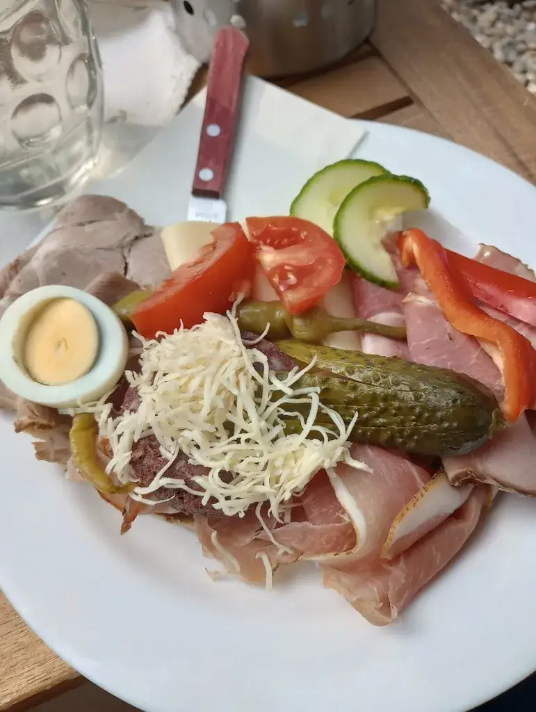 kif820_Heurigenkeller 