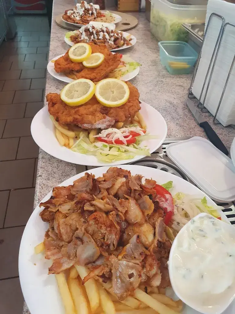 izzi Kebap, Schnitzel und Pizza Langenlois_Langenlois_slider_image_2