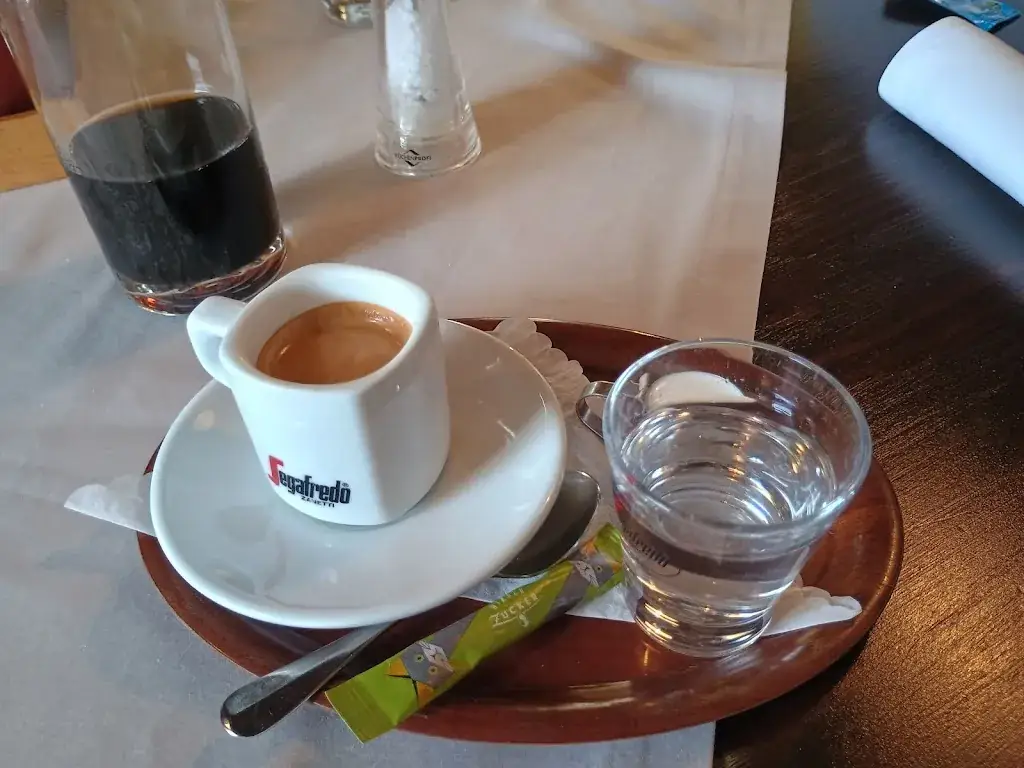 Violetta Horváth_Gasthaus Martin Weiler_Laa an der Thaya_avis