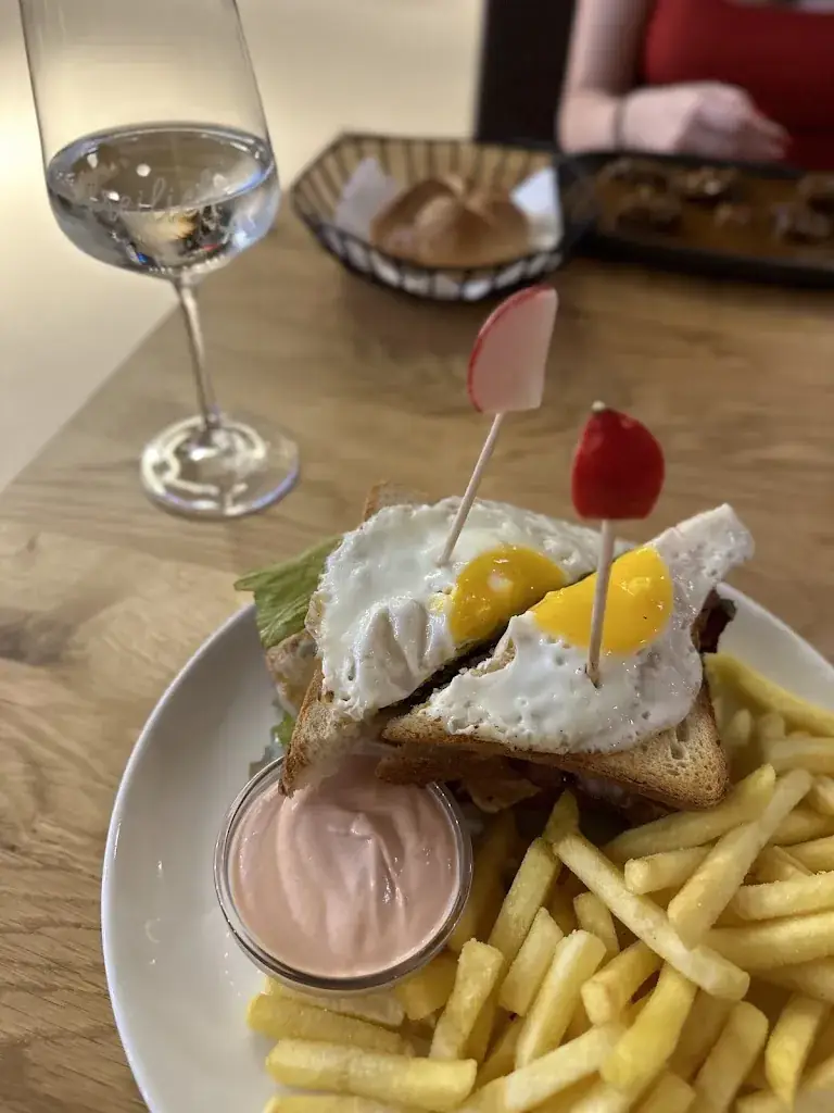 Menu_freilich ESSEN. TRINKEN. SCHLAFEN_Laa an der Thaya_immagine_7