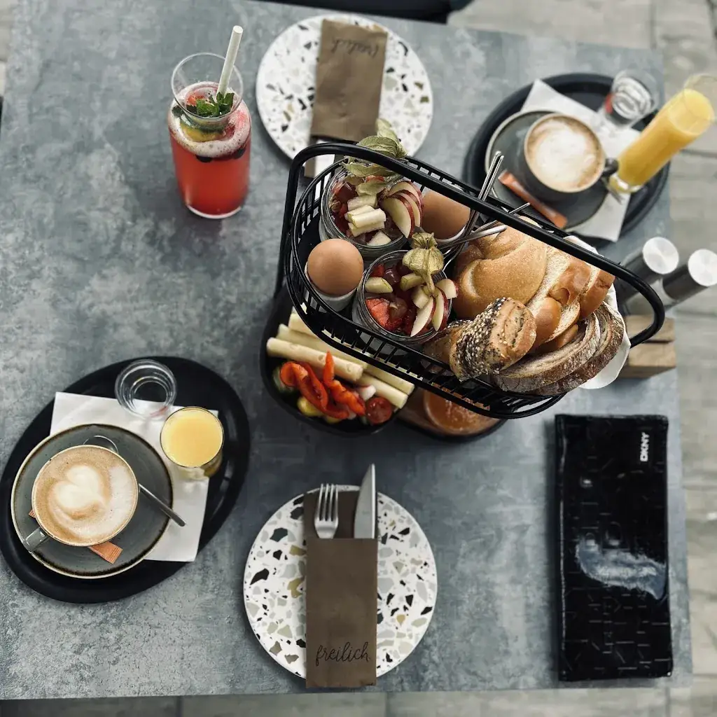 freilich ESSEN. TRINKEN. SCHLAFEN_Laa an der Thaya_slider_image_2