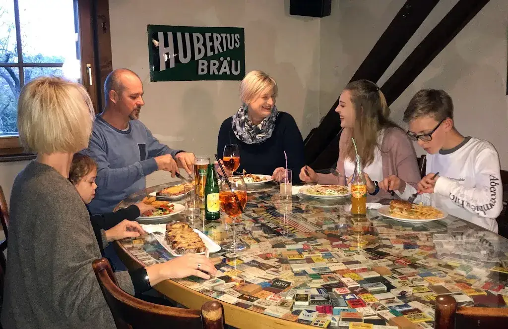 Bierlokal Schwarzer Peter mit Schmankerlküche restaurant à Laa an der Thaya