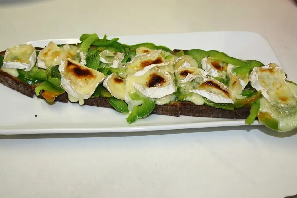 Bierlokal Schwarzer Peter mit Schmankerlküche_Laa an der Thaya_slider_image_2