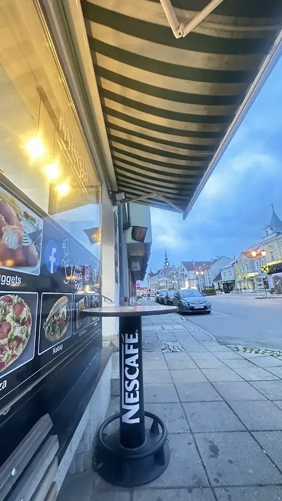 Mischa Sancheess_Mega food_Laa an der Thaya_review