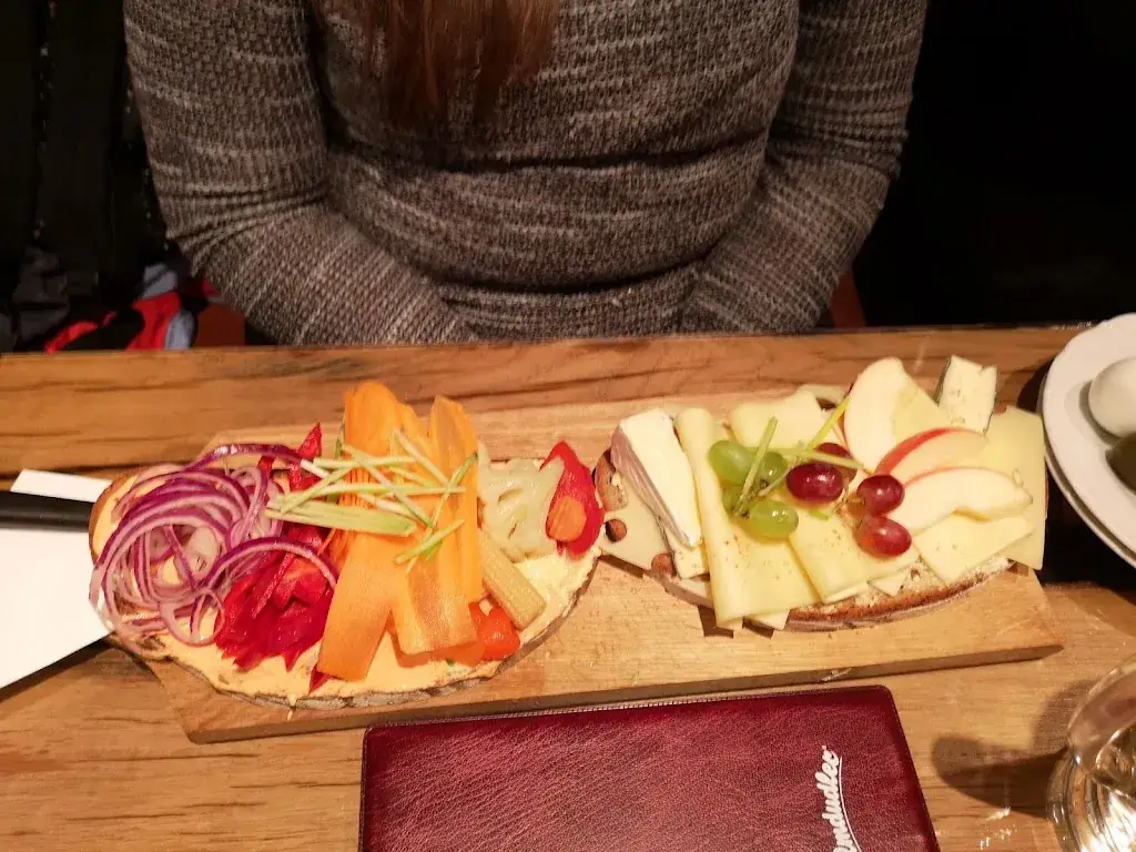 Gerhard Krickl_Paddock Heuriger & Eventstadl_Laa an der Thaya_avis