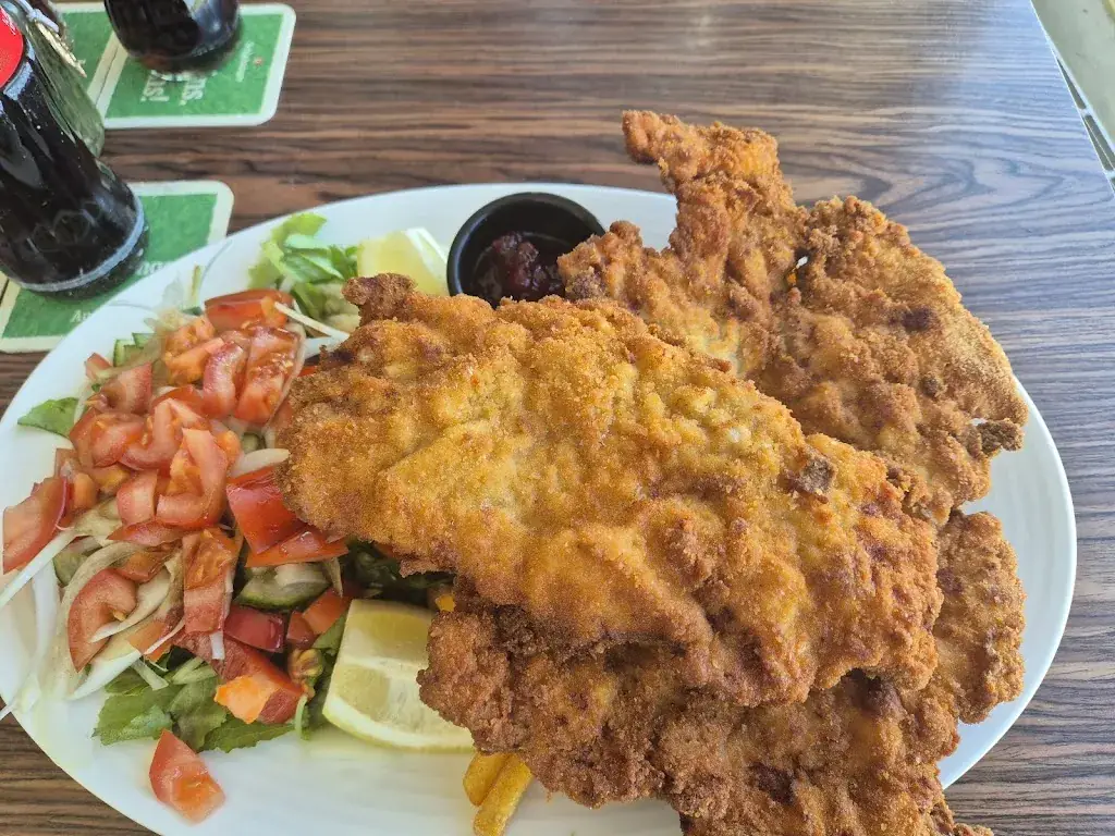 RADLER ERICH_KAPLAN - Cafe Grill & Pizzeria_Lassee_review