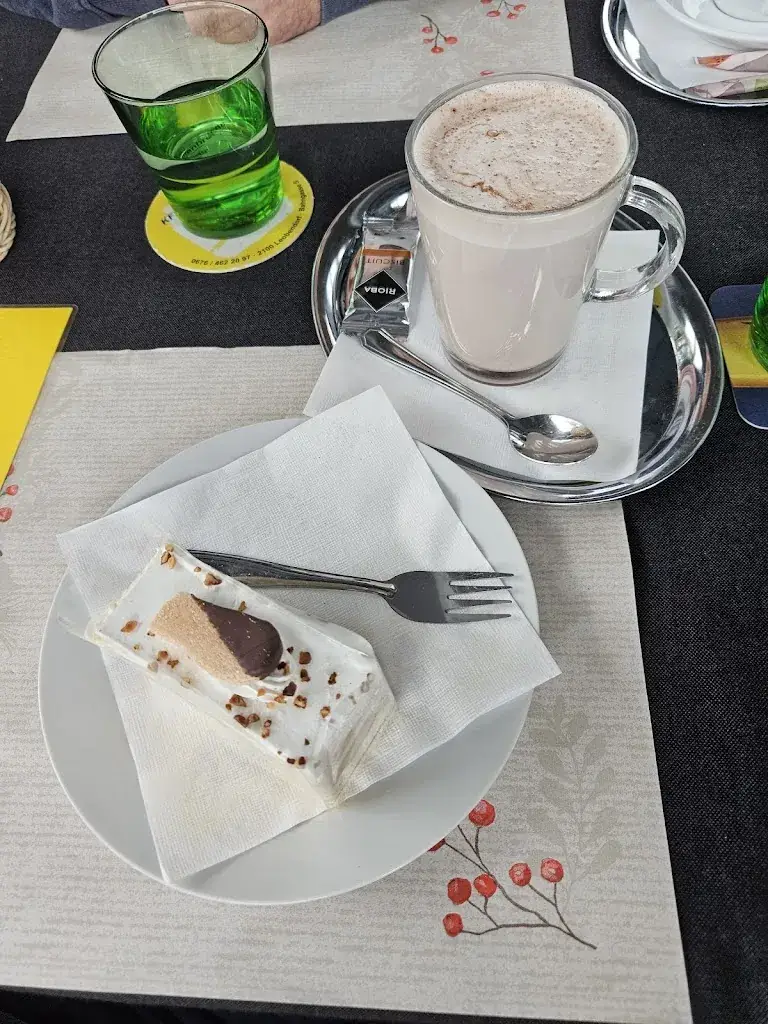 Manuel Cermak_Spar_Leobendorf_review