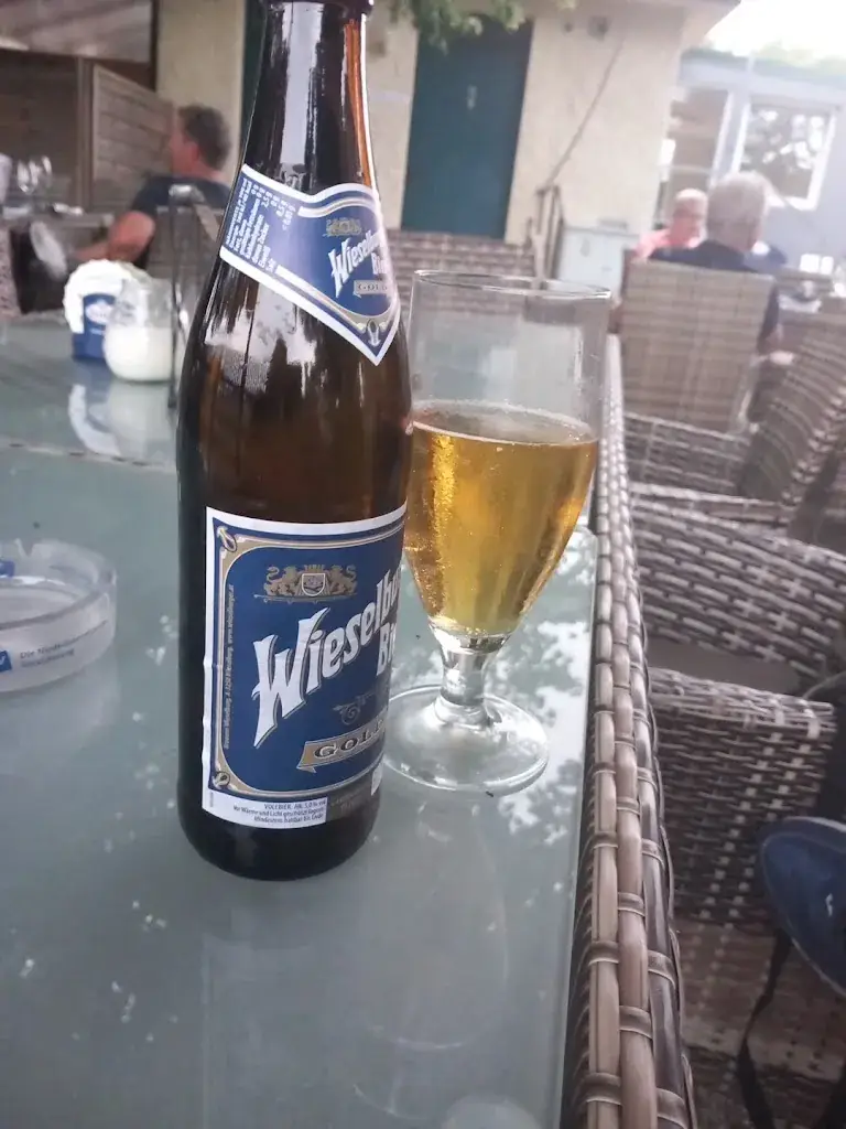 S´JAUSERL Karl & Natascha Auer ristorante a Leobendorf