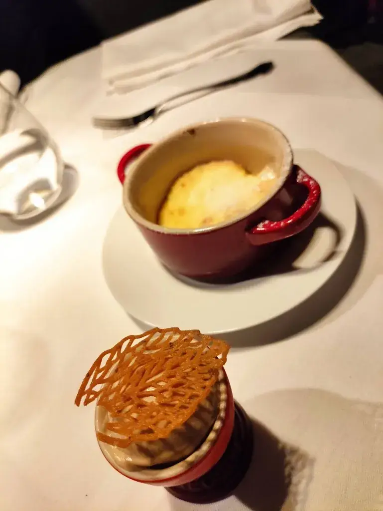 Dominik Mann_Das Wolf - Restaurant_Langenlebarn-Oberaigen_avis