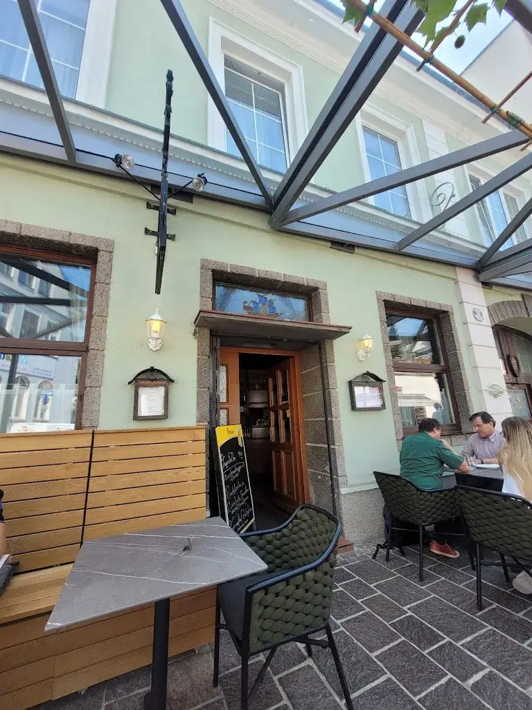Emil ten Emil_Gasthaus Goldenes Schiff_Langenlebarn-Oberaigen_review