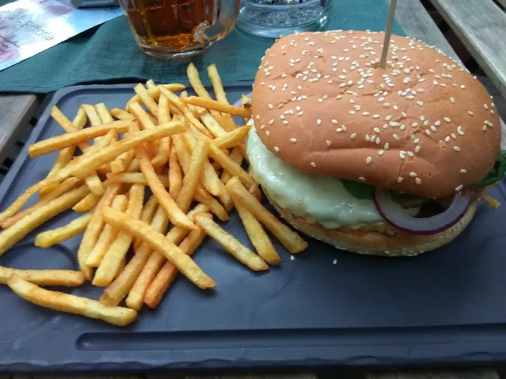 Christian Puxbaum_Taverne²_Langenlebarn-Oberaigen_avis