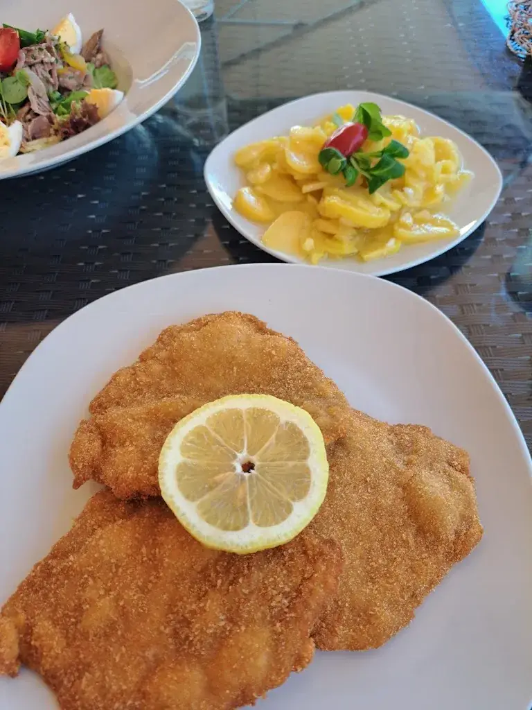 Markus Turtle_Heurigen-Restaurant zur Brauerei_Lichtenwörth_avis