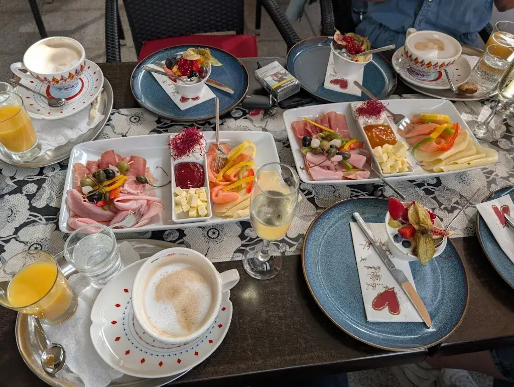 WALDCAFE Kern-Riegler_Bad Sauerbrunn_slider_image_2