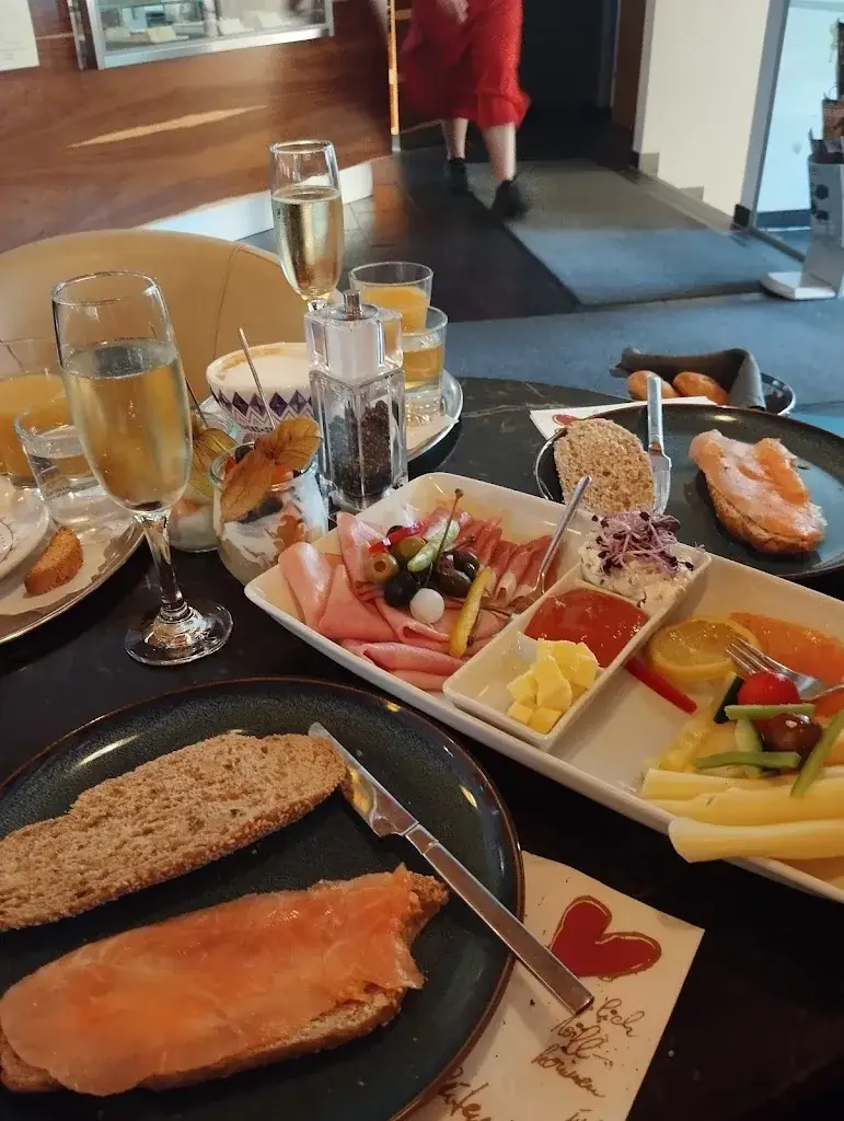 WALDCAFE Kern-Riegler_Bad Sauerbrunn_slider_image_3