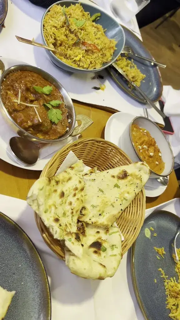 Byanjan Bar Restaurante S.L_Jabing_slider_image_2