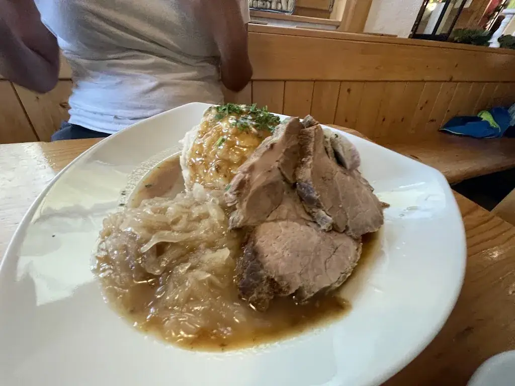 Ivan Plavsa_Heuriger Weinbau Mehlstaub_Leobersdorf_review