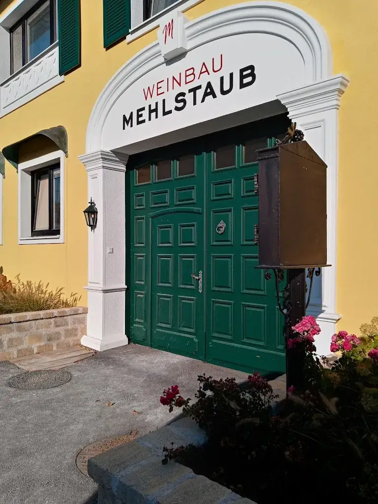 Heuriger Weinbau Mehlstaub ristorante a Leobersdorf
