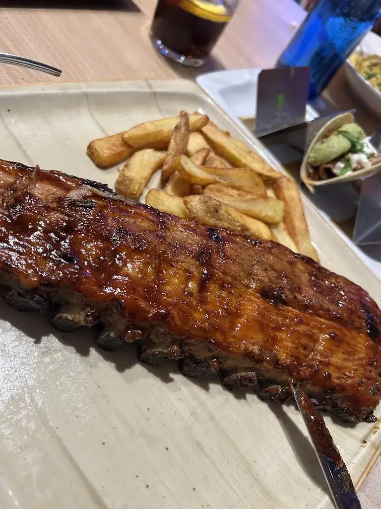 AnaMaria Trandafir_Bunji - The Place_Jabing_review