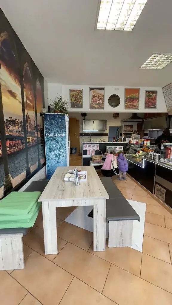 Alexander V_URFA DÖNER_Lengenfeld_recensione